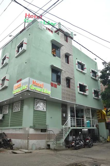 Hotel Green Leaf