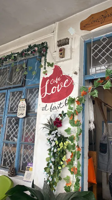 Love at First Bite Cafe