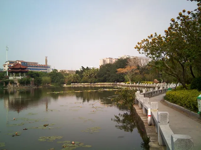 Donghu Park （West Gate）
