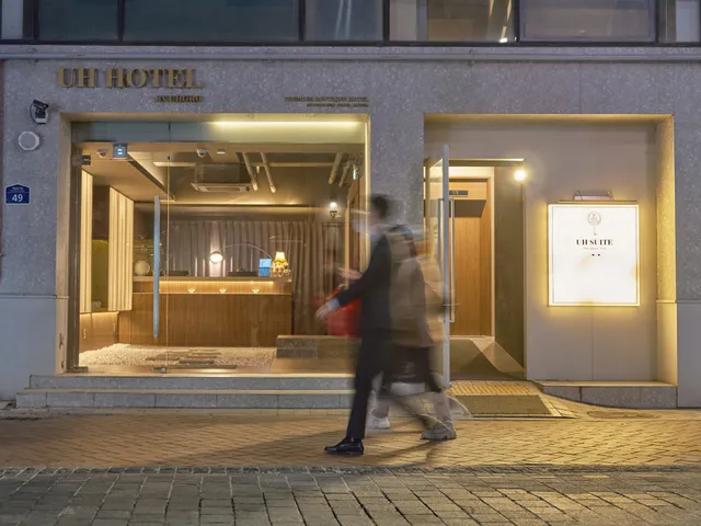 Uh Suite The Myeongdong