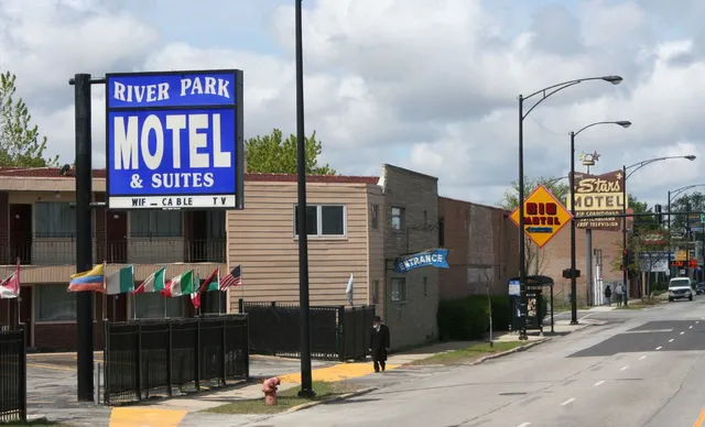River Park Motel & Suites