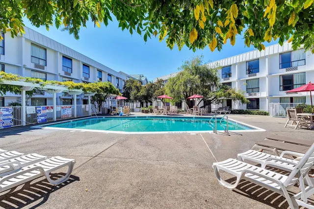 Motel 6 Belmont, CA - San Francisco - Redwood City