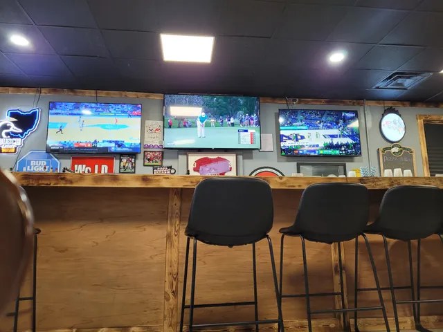 Shaw's Corner Sports Bar and Grill