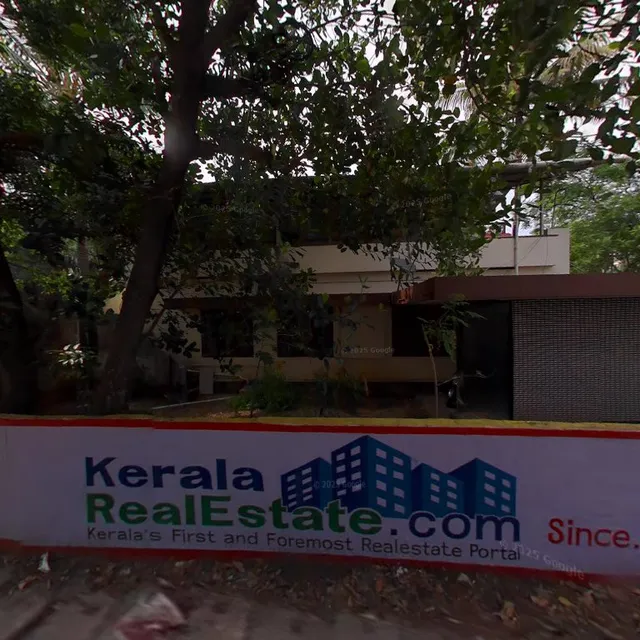 OYO 15397 Spacious Stay Near Lulu Mall