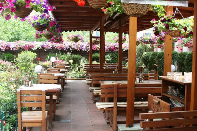 Garden restaurant Yoli