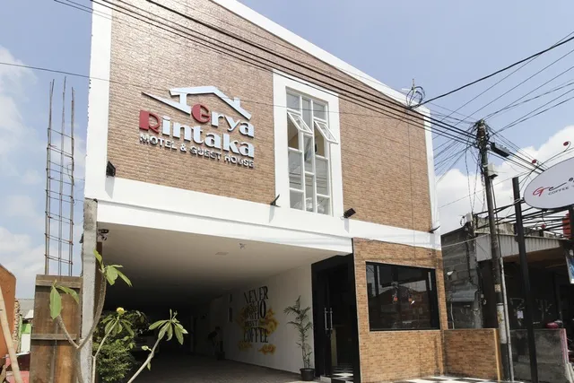 RedDoorz Plus near Jogja Kembali Monument