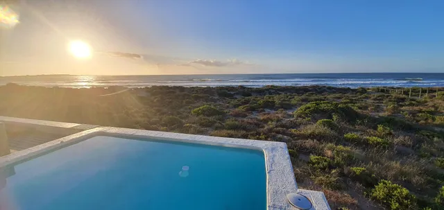 the beach house, britannia bay