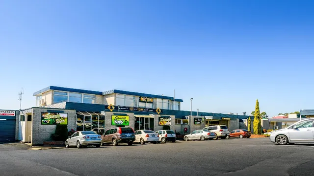 Top of the Town Hotel Motel