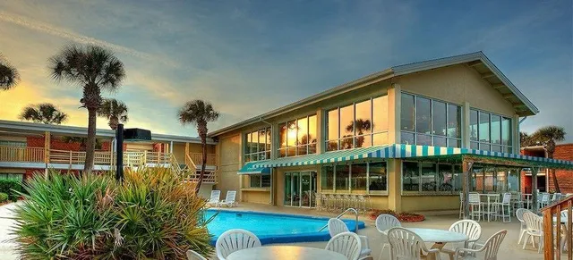 The Oceanfront Litchfield Inn