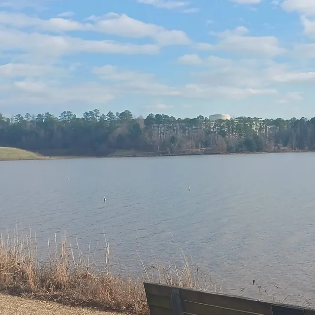 Lake Crabtree trail water front