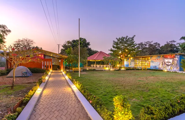 Zostel Kolad PARKING