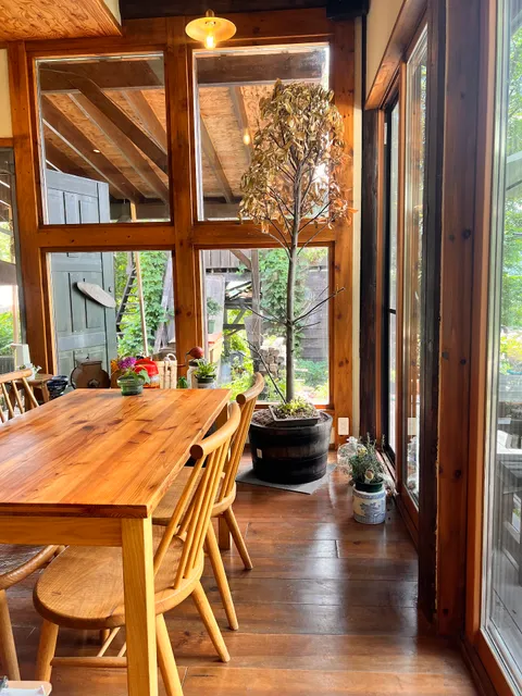 Garden Restaurant 817