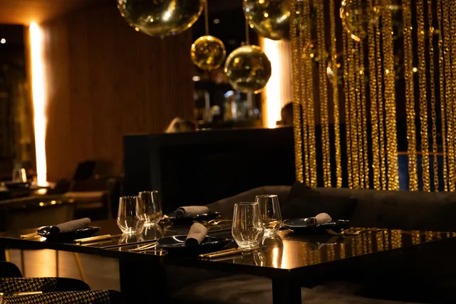 360° - Fine Dining & Lounge