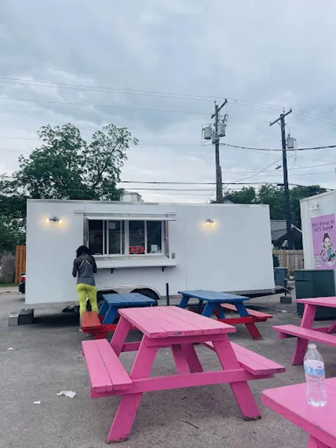 Everest Momo & Food Truck(Nepali and Indian cuisine)