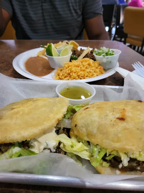 Tacusa Tacos-N-Pupusas
