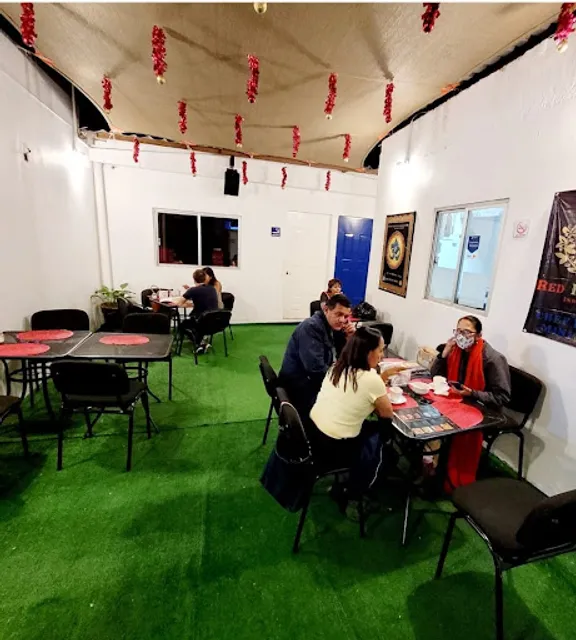 Red Indian Chilli - Indian Restaurant (Comida Hindu)