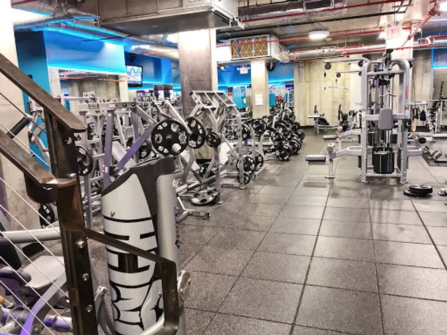 Crunch Fitness - Bowery