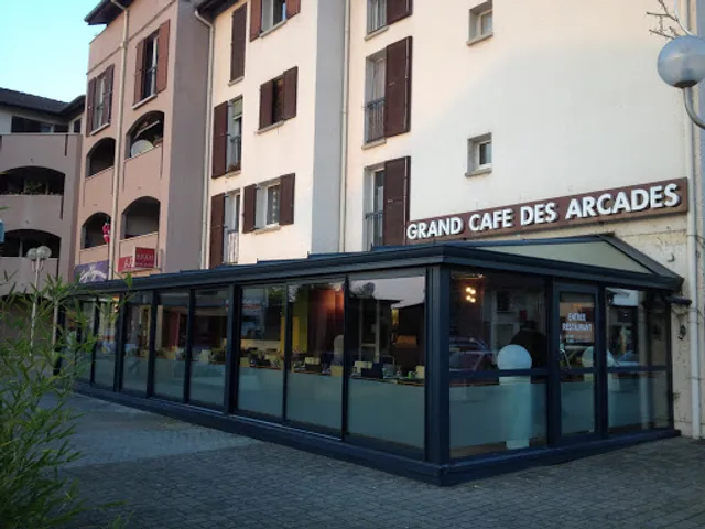 Les Arcades Restaurant