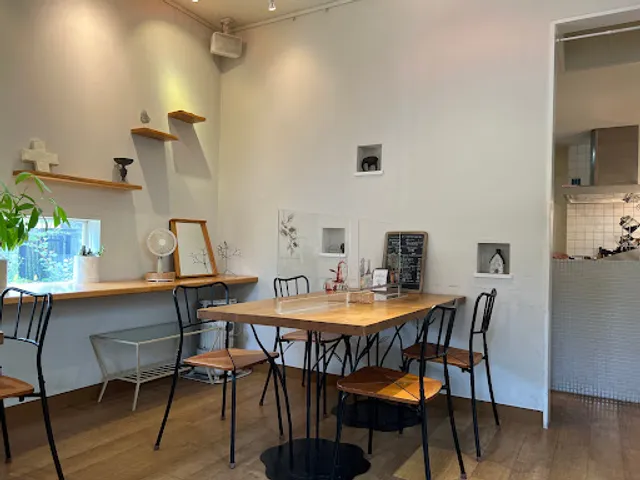 Cafe ＆ Gallery Roomer