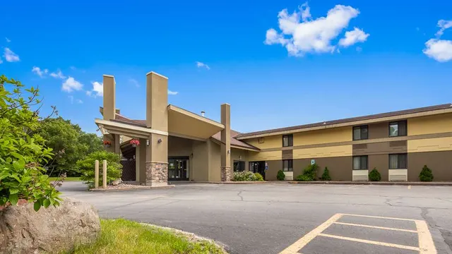 Black River Falls Hotel