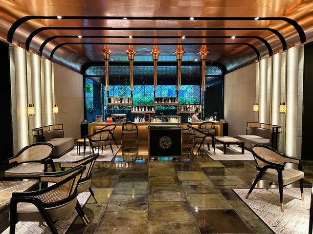 SEVEN Lobby Bar