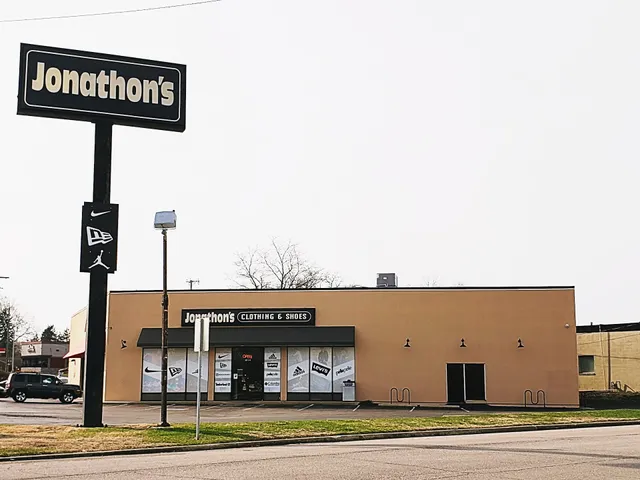 Jonathon's Clothing & Shoes