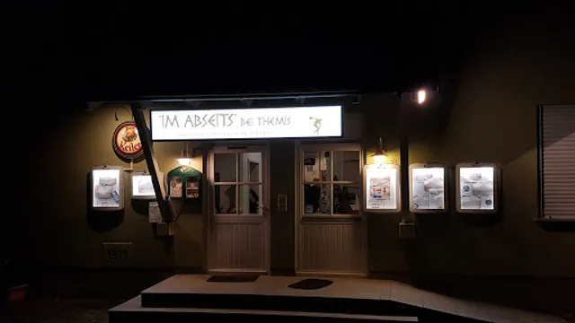 "Im Abseits" bei Themis