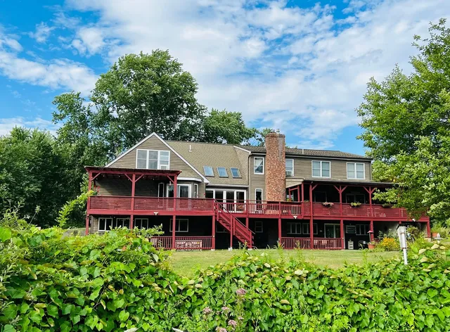 On Cranberry Pond Bed & Breakfast