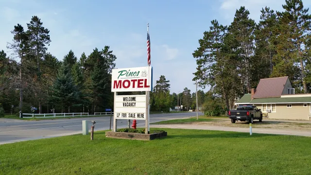 Lake George Pines Motel