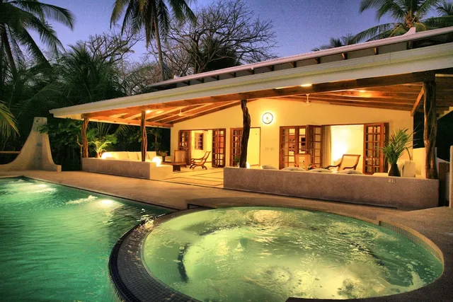 Hotel Tropico Latino