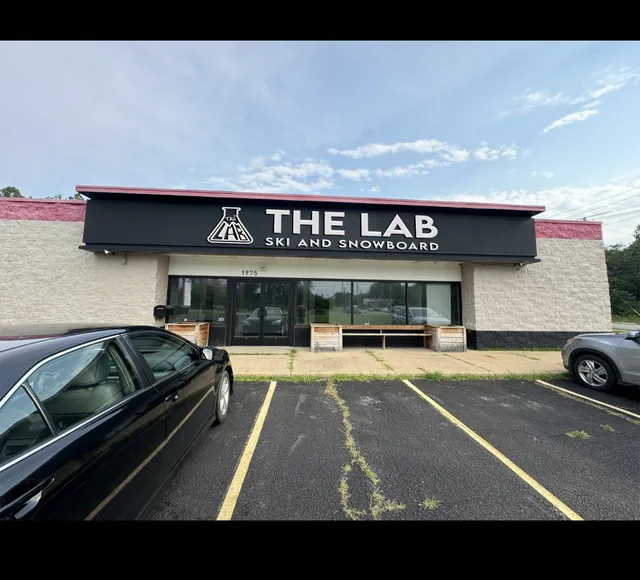 The Lab Ski and Snowboard Shop