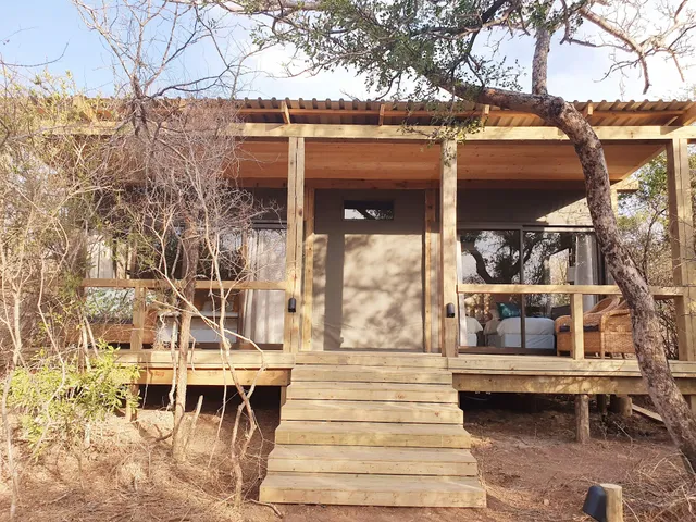 Kingfisher Creek Safari Lodge