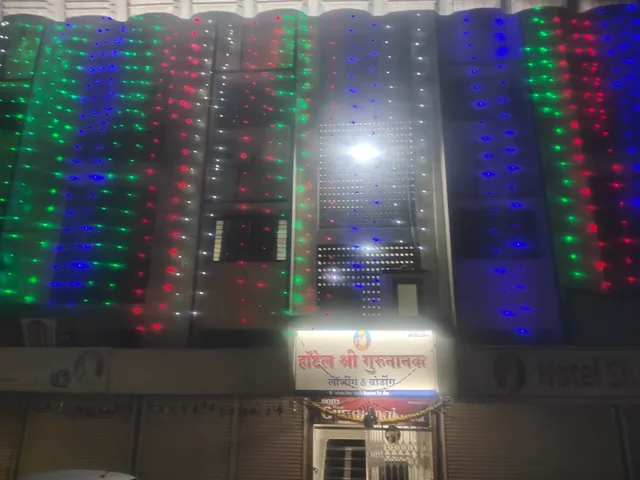 OYO 61080 Hotel Shree Gurunanak Lodge