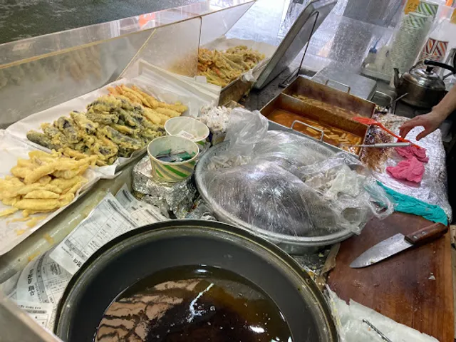마늘떡볶이•튀김 전문점
