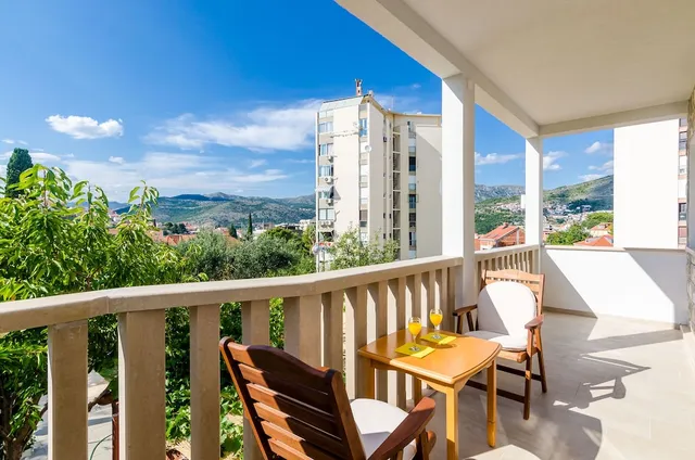 Apartment & Room V&M