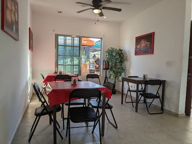 El Rincón De Las Burgers Cancún, Villas del arte (Polígono sur)