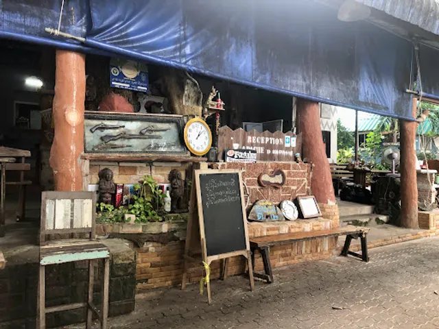 Apache pier restaurant