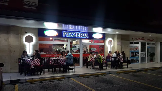 La Clasica Pizza