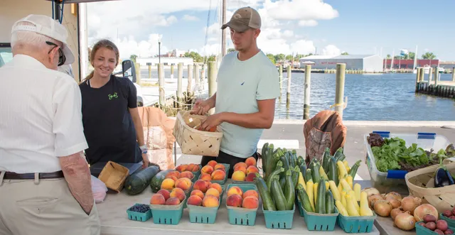Cambridge Farmers Market at Long Wharf