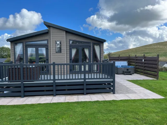 Nunland Hillside Lodges