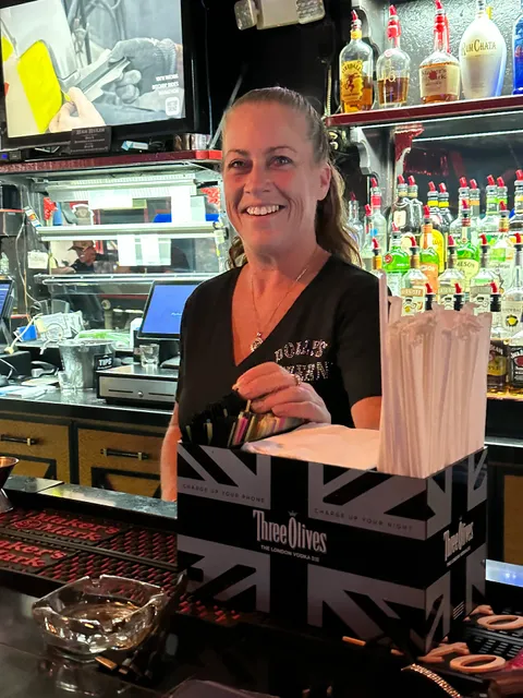 Dolly's Olde Time Tavern Inc