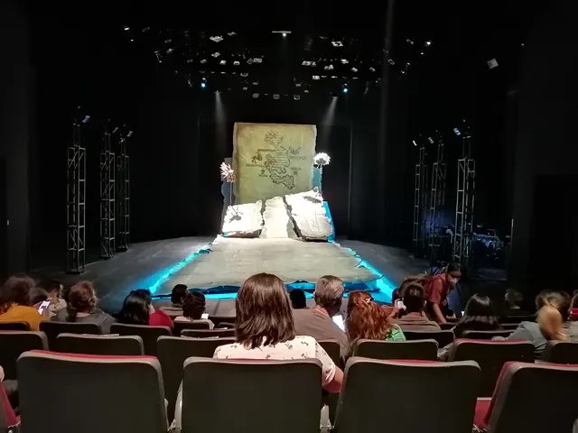 Del Bosque Theater, Julio Castillo