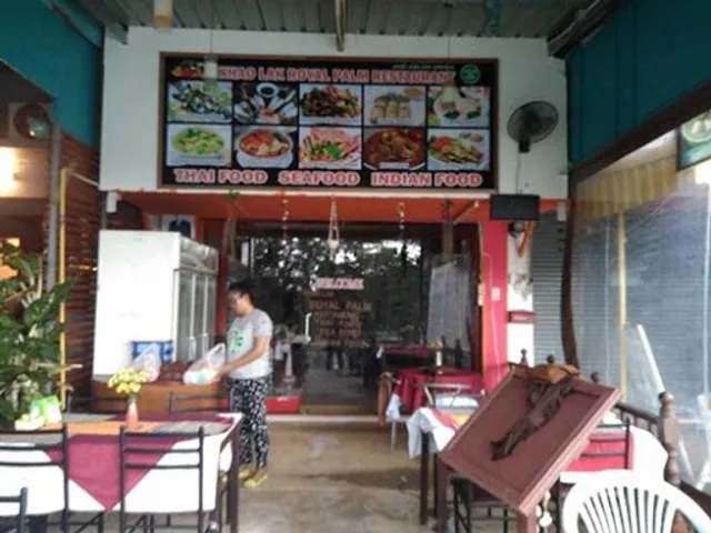 khao lak royal palm restaurant