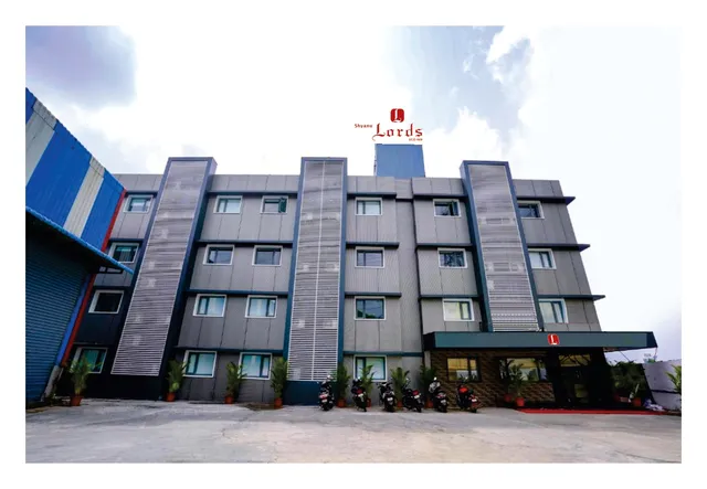 Shyanu Lords Eco Inn Airoli