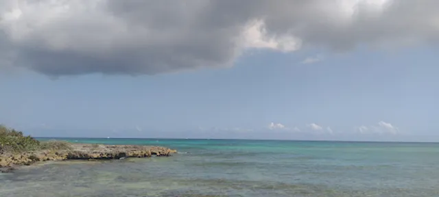 Acceso a la playa xpu-ha beach club