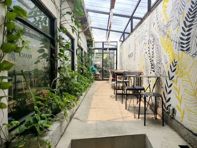 MARACA BOOKS AND COFFEE