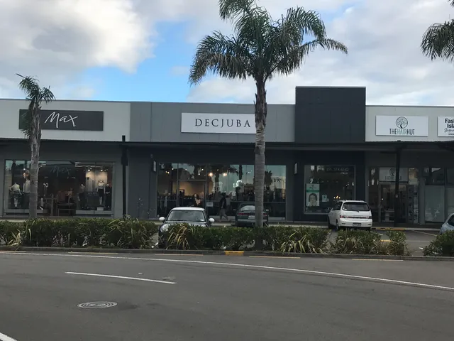 Fashion Island Shopping Centre