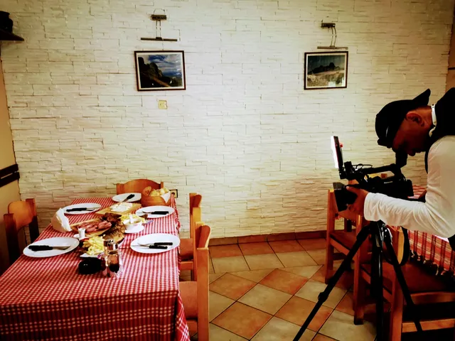 Konak Ždrma - Apartmani sa bazenom, domaca kuhinja u restoranu