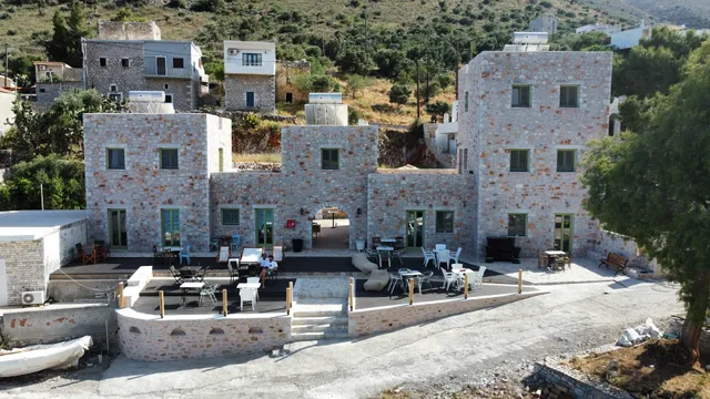 Arapis Rooms & Suites