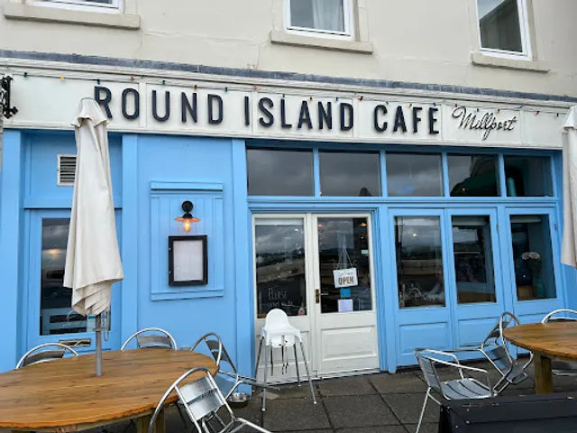 Round Island Cafe Bar